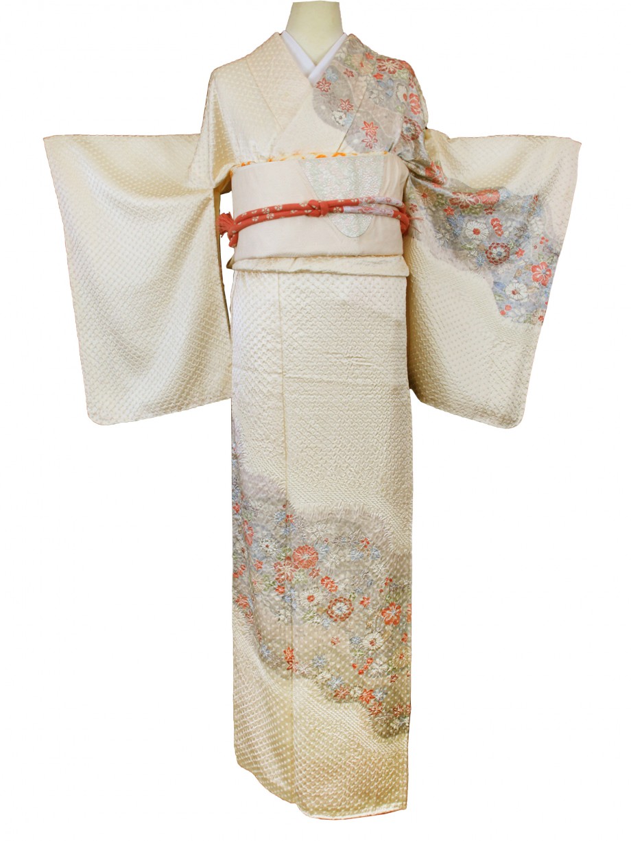 完全ガイド】レンタルで見つける白の訪問着！着物選びの秘訣とは  