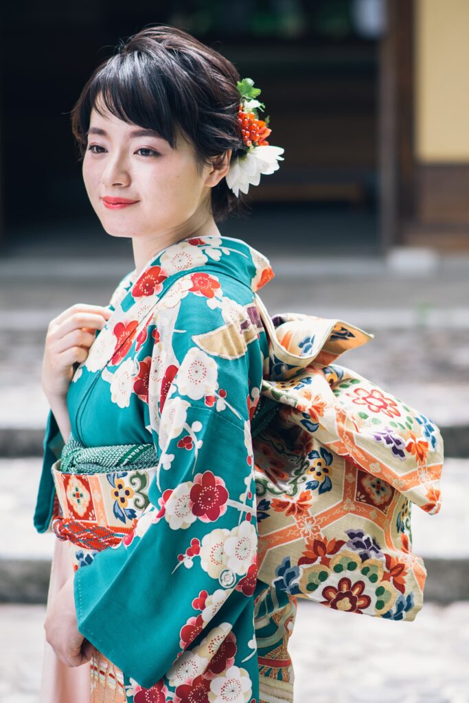 ⭐️大人可愛い振袖フルセット♡（白ファー付き） 正絹 成人式 黒地 