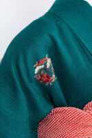グリーンの色無地に手刺繍の三つ紋の色振袖【fui126】