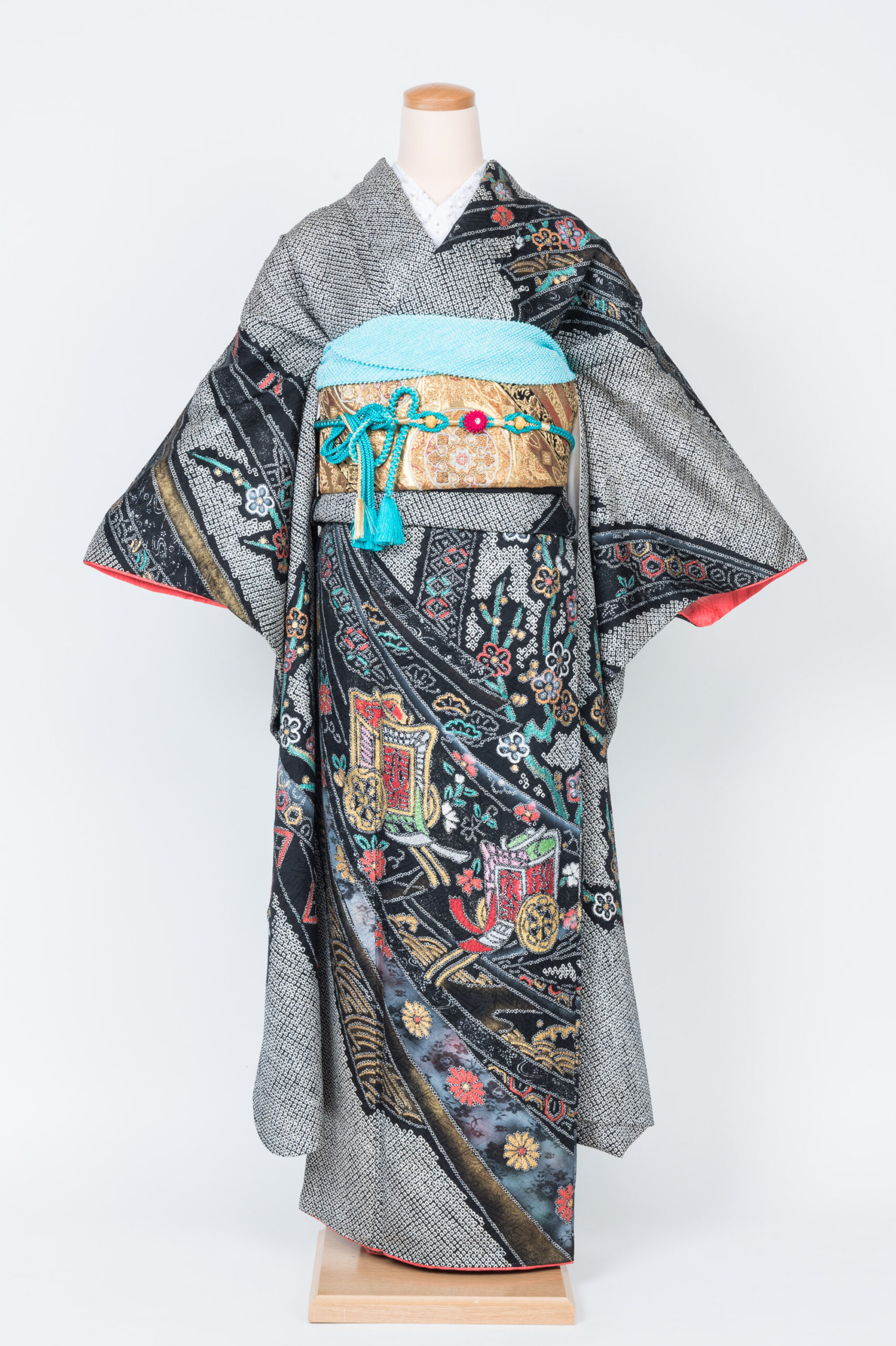 大きな熨斗目に吉祥柄の総絞りの色振袖【fui73】