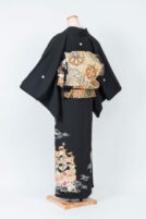 江戸友禅に手刺繍の南蛮船、大彦製五つ紋付黒振袖【tom44】