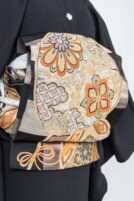 江戸友禅に手刺繍の南蛮船、大彦製五つ紋付黒振袖【tom44】